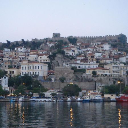 To Portego Tis Anatolis Néa Péramos Εξωτερικό φωτογραφία